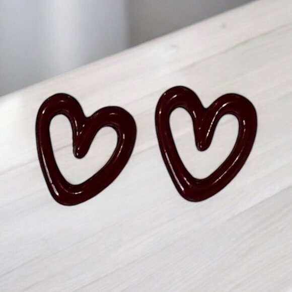 Small Burgundy Heart Stud Earring - Picture 3 of 5